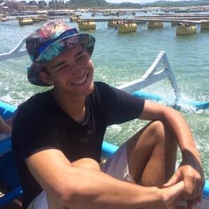 Meet your Posher, Liam